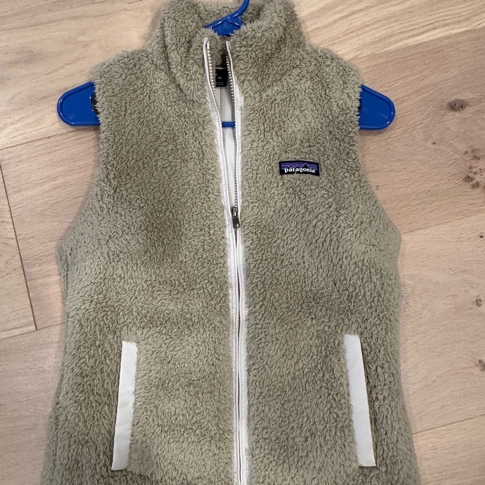 Patagonia Fleece Vest in Olive and White